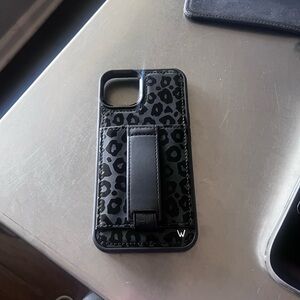 Blacked Out Leopard Walli Case - iPhone 13/14